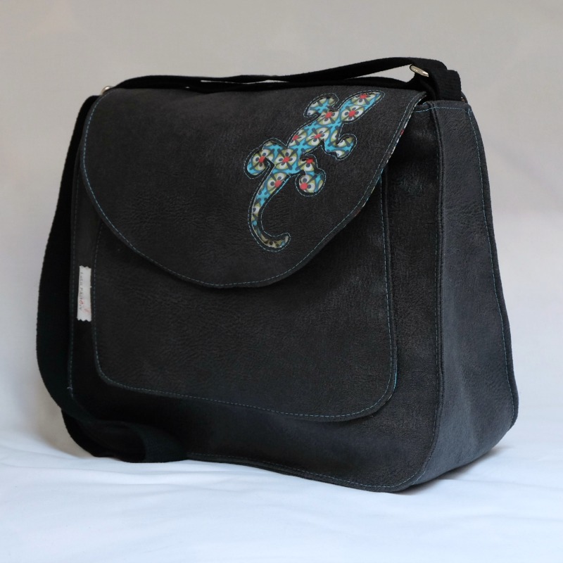 sac luluflor XL salamandre-noir bleu cliente-profil
